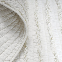 Load image into Gallery viewer, Twin Oversized 3-Piece Quilt Set White 100% Cotton Ruffles Pre-Washed
